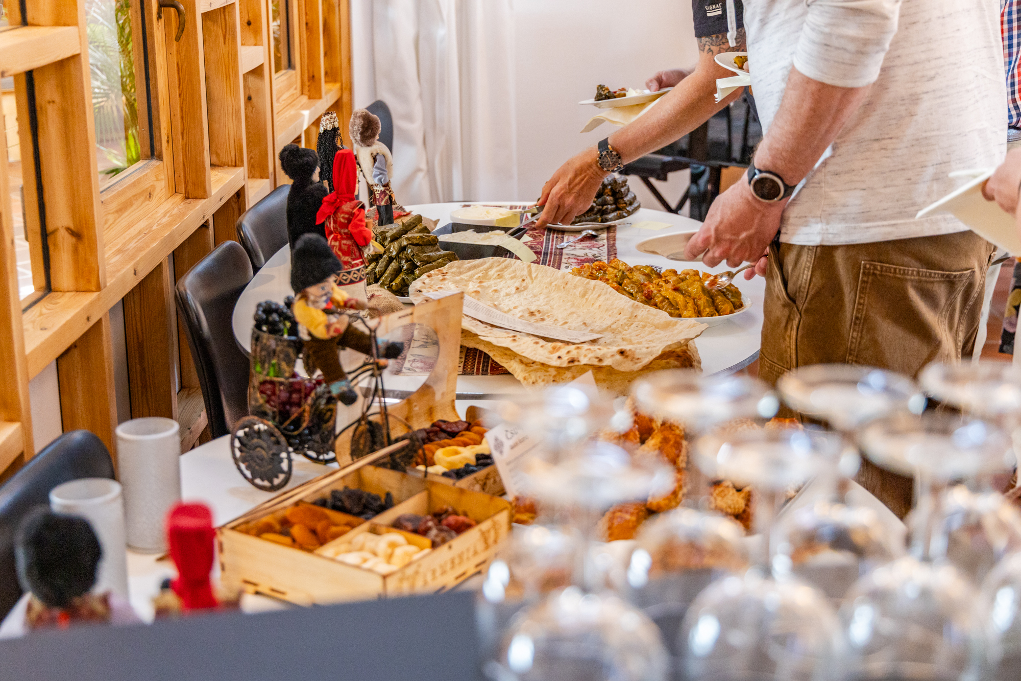 Festligt årsmøde med armensk tema Årsmødet 2025 i Mission Øst viser en solid organisation, som hjælper 284.000 mennesker i kriser og glemte katastrofer.