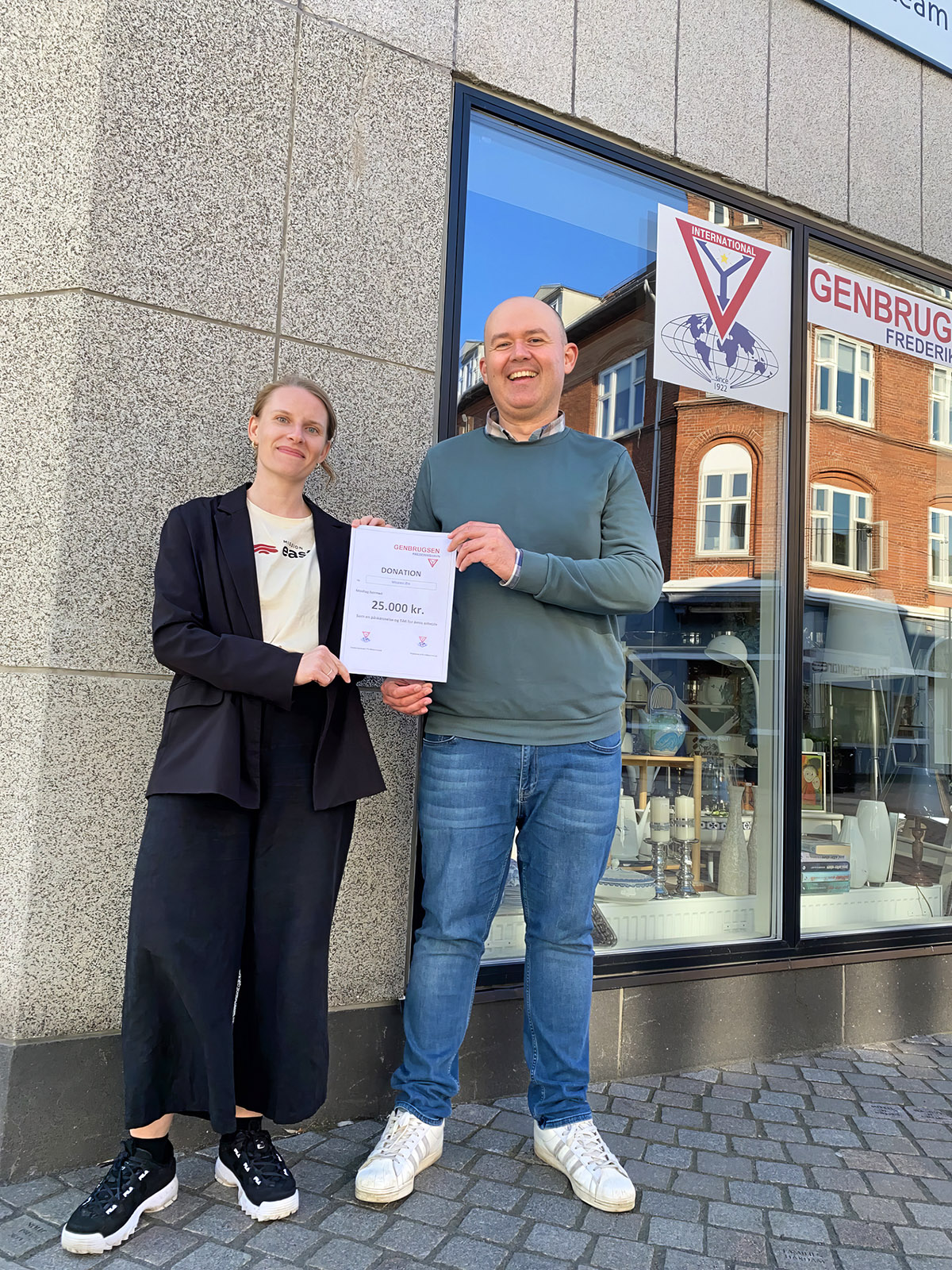 YsMen-Frederikshavn-donation-Ukraine-1 Mission East har modtaget en donation på 25.000 kr. fra Y’s Men’s Club Frederikshavn og Fladstrand, som gør det muligt for ukrainske krigsveteraner at genopbygge hjem for nogle af de mest sårbare borgere i Ukraine.